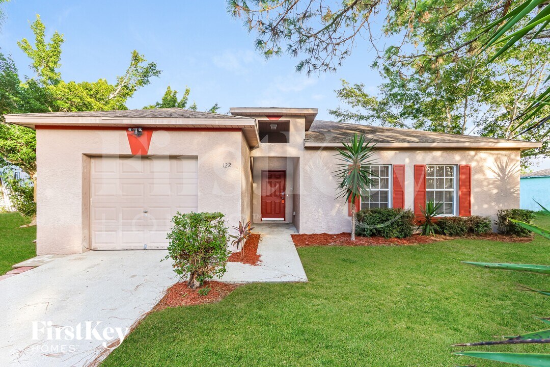 122 Dahl Ave in Sebastian, FL - Foto de edificio