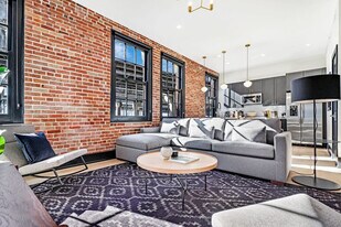 1148 S Peters St in New Orleans, LA - Building Photo