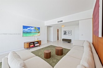 9100 W Bay Harbor Dr in Bay Harbor Islands, FL - Building Photo - Building Photo