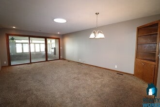 2540 St Thomas Dr in Lincoln, NE - Building Photo - Building Photo