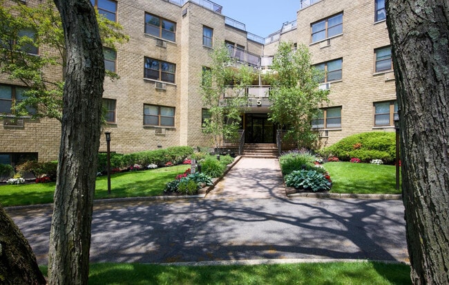 5 Schenck Ave