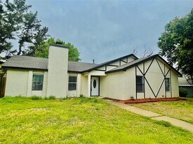 3 Ridge Dr in Hickory Creek, TX - Building Photo
