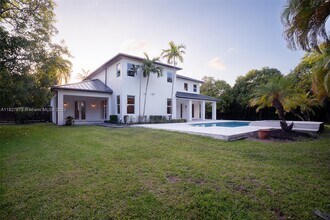 11211 SW 82nd Pl in Miami, FL - Building Photo - Building Photo