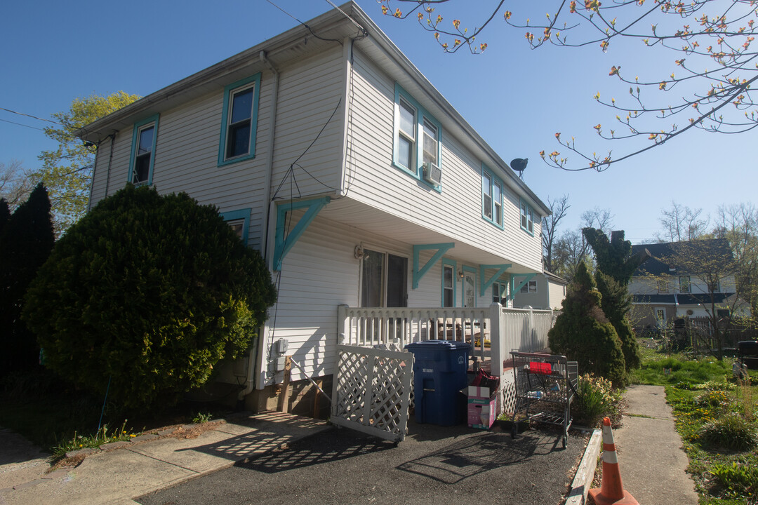 243 Rutland Ave in Mount Holly, NJ - Building Photo