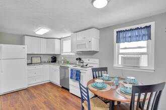 21 Island Path in Hampton, NH - Foto de edificio - Building Photo