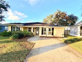 1020 2nd Ave NW in Largo, FL - Building Photo