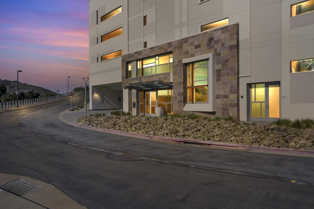 1 CA-1 in South San Francisco, CA - Building Photo