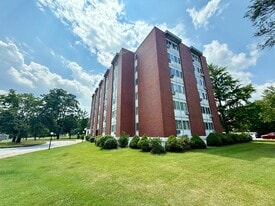 Blackstone Apartments in Norwich, CT - Building Photo