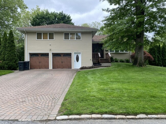 property at 122 Ludwig Ln