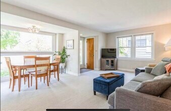 235 Nordica Ave in Glenview, IL - Building Photo - Building Photo