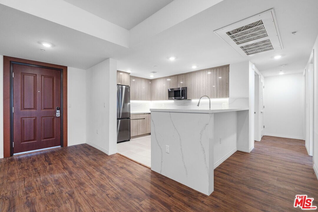 5245 Santa Monica Blvd in Los Angeles, CA - Building Photo