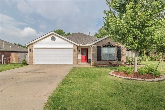 1245 S Camellia Ln in Fayetteville, AR - Building Photo - Building Photo