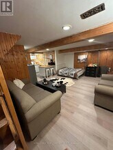 1 Jones Ct in Aurora, ON - Building Photo - Building Photo