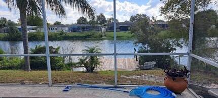 8436 Newton Dr in Port Richey, FL - Building Photo - Building Photo