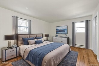 153 Vernon Valley Rd in East Northport, NY - Building Photo - Building Photo