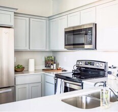 4308 W 1850 N in Lehi, UT - Foto de edificio - Building Photo