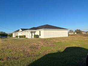 371 Portage Ave in Lehigh Acres, FL - Building Photo - Building Photo