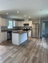 921 Peacock Ln in Mishawaka, IN - Building Photo