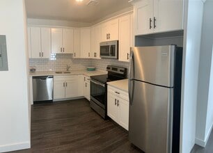 68 Park Ave, Unit 1G in Bay Shore, NY - Building Photo - Building Photo