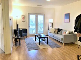 11 Kent Ct, Unit 1 in Somerville, MA - Building Photo