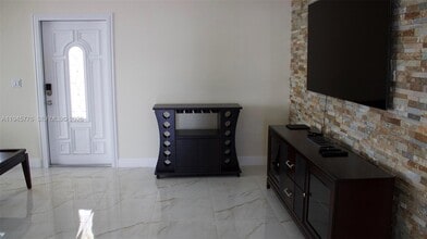 1530 SW 138th Ave in Miami, FL - Building Photo - Building Photo