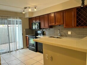 4148 E Calle Redonda-Unit -80 in Phoenix, AZ - Foto de edificio - Building Photo