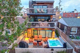 747 Island Ct in San Diego, CA - Foto de edificio - Building Photo