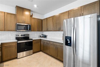 357 Ukelele Pl in Henderson, NV - Building Photo - Building Photo