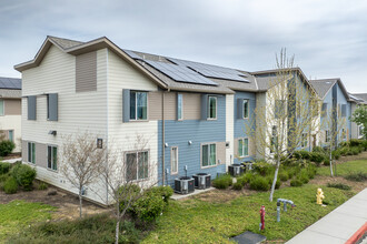 Esperanza Crossing in Esparto, CA - Building Photo - Building Photo