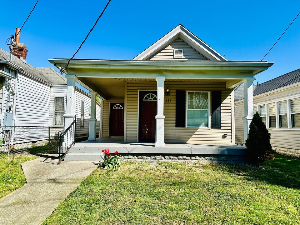 525 Lilly Ave in Louisville, KY - Building Photo