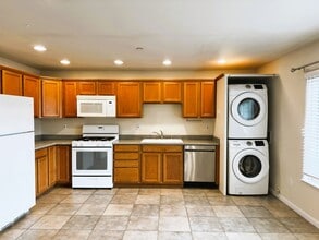 705 Carlin Ct in Petaluma, CA - Building Photo - Building Photo