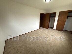 8148 S 88th St in Franklin, WI - Building Photo - Building Photo