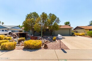 3827 W Meadow Dr in Glendale, AZ - Building Photo