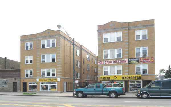 4205 W Fullerton Ave in Chicago, IL - Building Photo - Building Photo