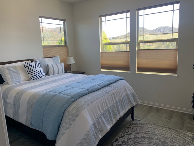 2863 California Poppy St in Escondido, CA - Building Photo - Building Photo