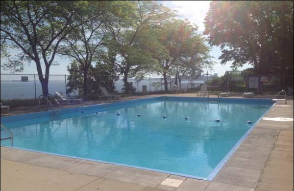 11820 Edgewater Dr, Unit 306 in Lakewood, OH - Foto de edificio