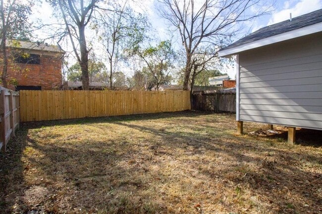231 Betral St in Houston, TX - Building Photo - Building Photo