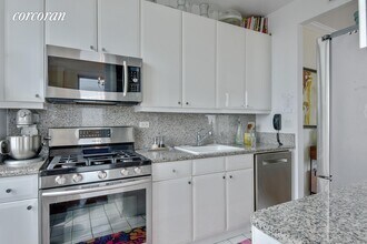 200 Riverside Blvd-Unit -: 37E in New York, NY - Building Photo - Building Photo