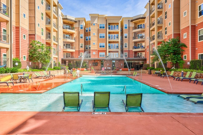 Millennium in Norman, OK - Foto de edificio - Building Photo
