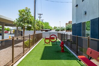 Metro 101 in Tempe, AZ - Building Photo - Building Photo