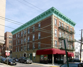 5900-5906 Madison St in West New York, NJ - Foto de edificio - Building Photo