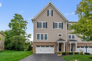 3114 Raintree Dr in Gibsonia, PA - Building Photo