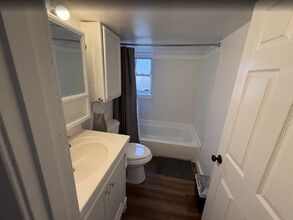 49 Oak Ter, Unit 49 Oak 2nd Floor Unit R1 in Haverhill, MA - Building Photo - Building Photo