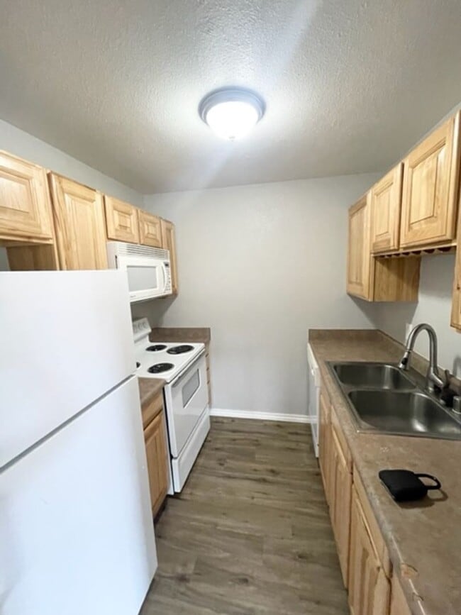425 E Fountain Pl in Manitou Springs, CO - Building Photo - Building Photo