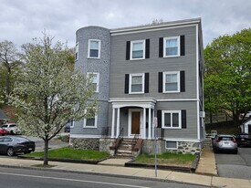 977 Main St in Melrose, MA - Building Photo