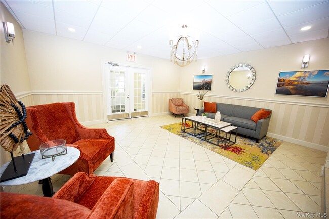 77 Lenox Rd in Rockville Centre, NY - Building Photo - Building Photo