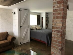 27 Hambrick Rd, Unit e in Nitro, WV - Building Photo - Building Photo