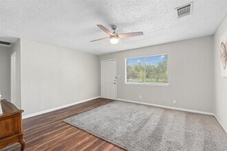 203 E Anderson Ave in Round Rock, TX - Building Photo - Building Photo
