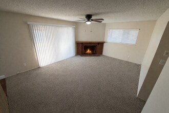 909 Dwina Ave, Unit 2519 in Bakersfield, CA - Building Photo - Building Photo