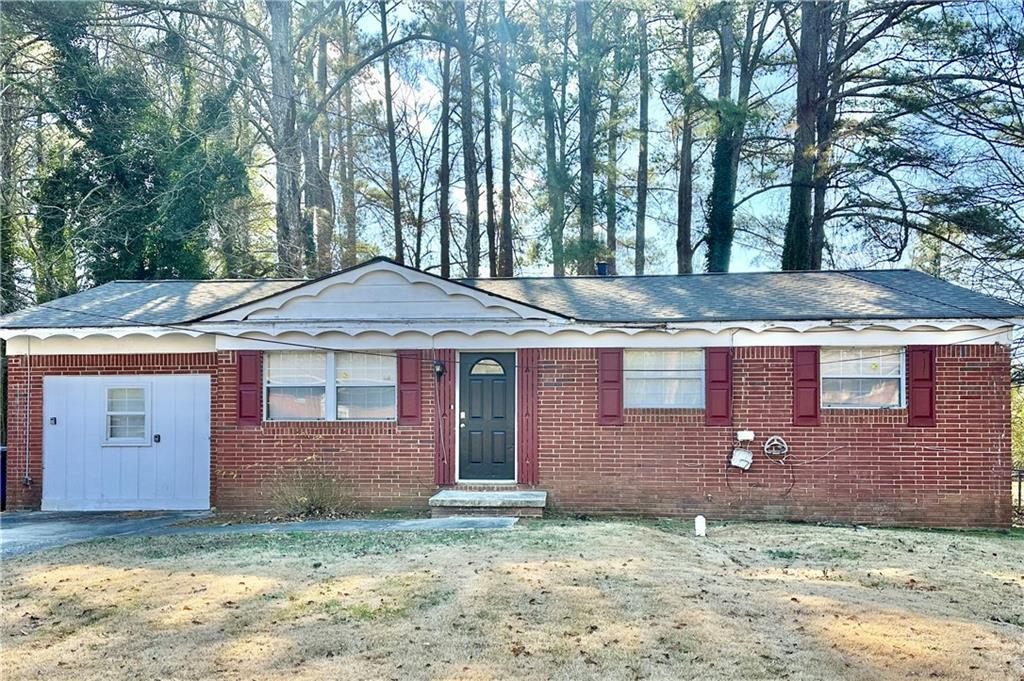 1320 Willow Dr in Riverdale, GA - Building Photo